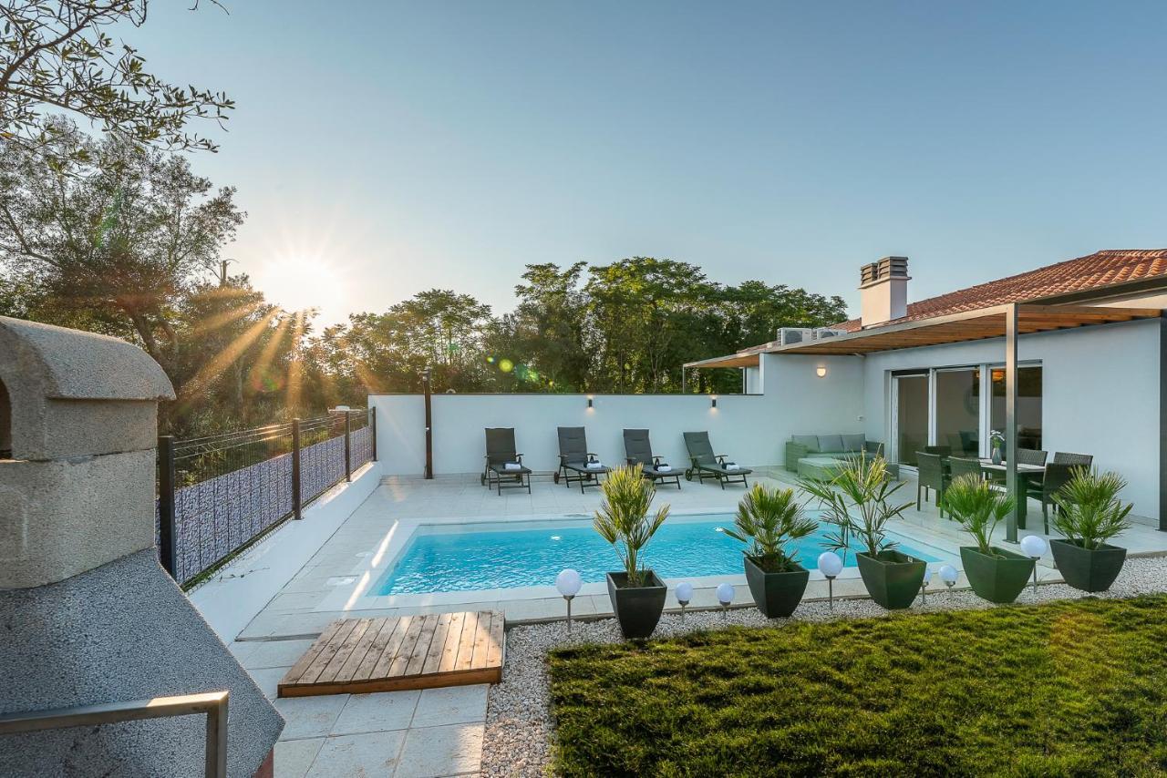אומאג Villa Relax Home Sun מראה חיצוני תמונה