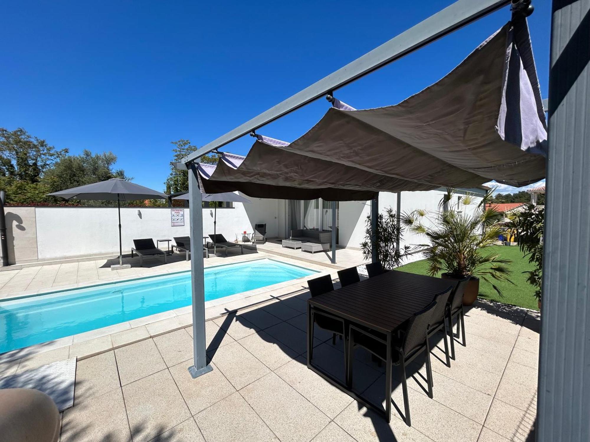אומאג Villa Relax Home Sun מראה חיצוני תמונה